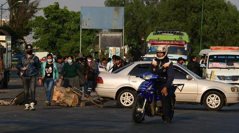 Un punto de bloqueo en la avenida Perú y Blanco Galindo. | Carlos López