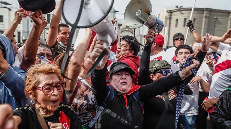 Protestas sociales en Perú tras el arresto de Pedro Castillo. | EFE