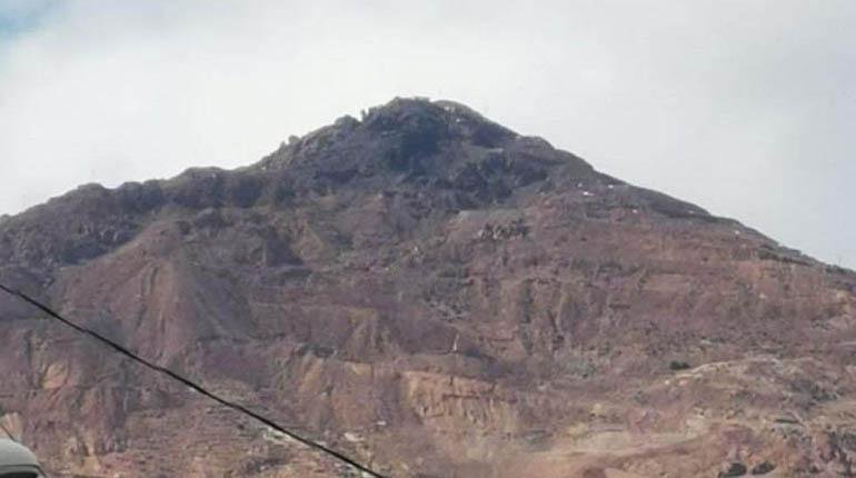 El Cerro Rico de Potosí con la punta aplanada. | El Potosí