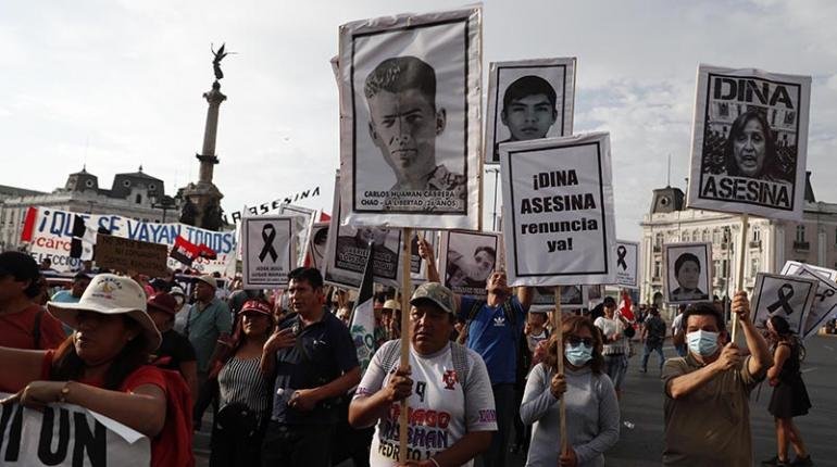 Marcha antigubernamental, ayer en la capital peruana. | EFE