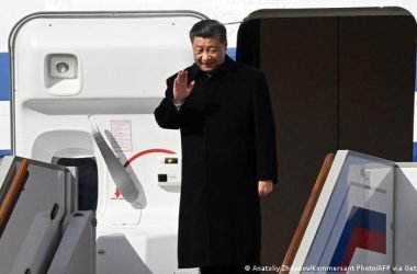 Xi tras arribar a Rusia.