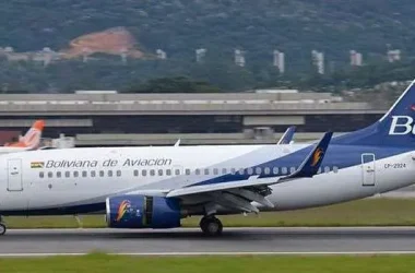 Dos vuelos de la aerolínea estatal BoA fueron desviados al aeropuerto de Cochabamba.